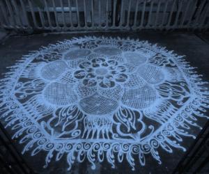 Free hand kolam