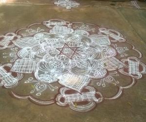 Rangoli: Padikolam