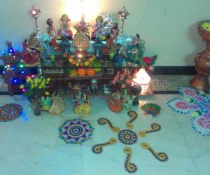 small golu with kundan rangoli