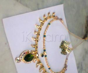 Jewelry - necklaces