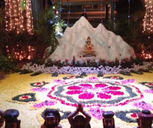 Mirror image of flower kolam