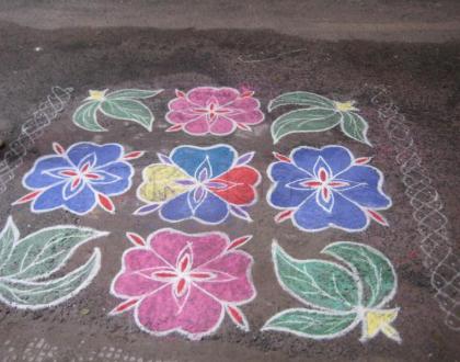 Rangoli: Flower kolam