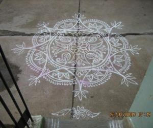 Rangoli: White kolam
