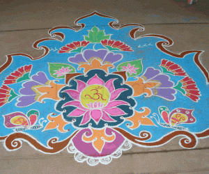 Rangoli: Triangular design