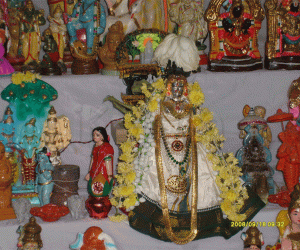 Rangoli: GODDESS IN KALASA AT GOLU