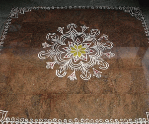 Rangoli: Rangavalli done with maida batter
