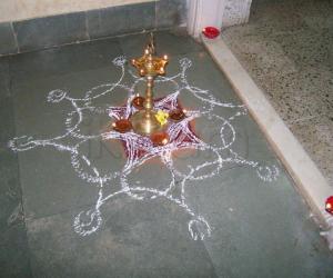Rangoli: Simple kolam