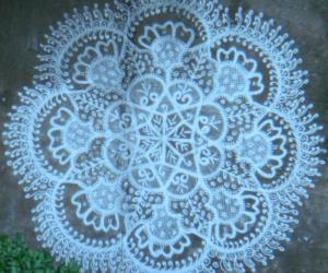 Rangoli: METALLIC VENISE LACE KOLAM