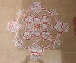 Rangoli: Modified Padikolam.