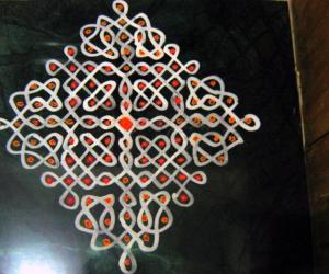 Rangoli: Chikku kolam with Manjal-Kunkumam