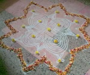 Rangoli: colour powder rathnadeepika kolam