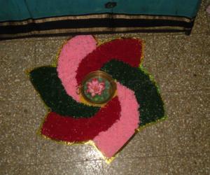 Rangoli: Woollen Rangoli