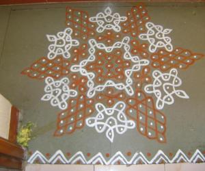 Rangoli: Kaavi and maa kolam