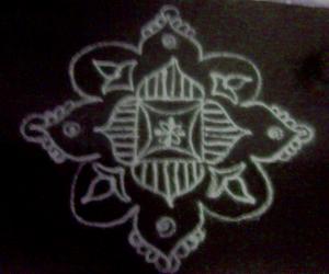 Rangoli: Friday Padi Kolam (updated ver.)