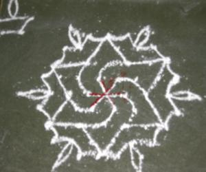 Rangoli: Deepam Kolam
