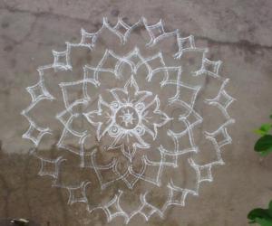 Rangoli: simple kolam 