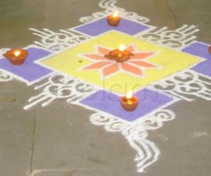 Rangoli: Dotted Rangoli with added art.