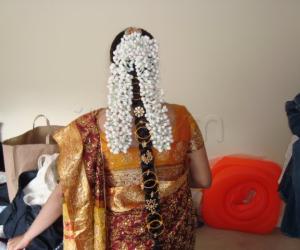 Bangle hair style (Valayal jadai)