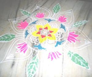 Free hand rangoli
