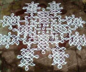 Rangoli: kolam with dots