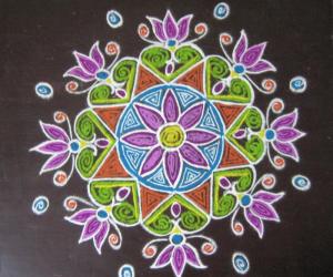 Rangoli: Kolapodi version of Quilled one
