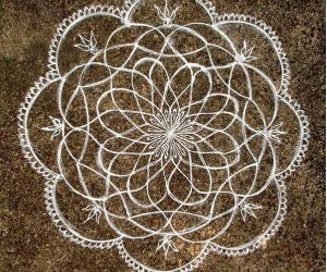 Free hand lotus (2)