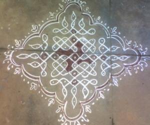 Dotted kolam
