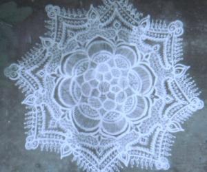 Free hand kolam