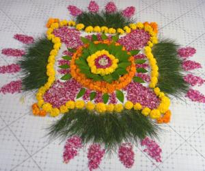 Rangoli: Flower kolam
