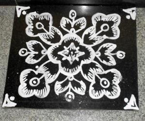 Shaded maakkolam