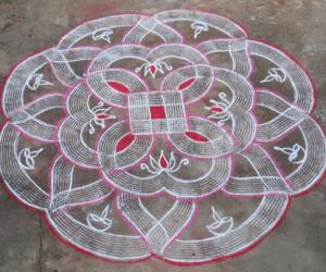 Rangoli: Kuzhal Kolam