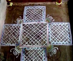 Rangoli: Dotted Kolam