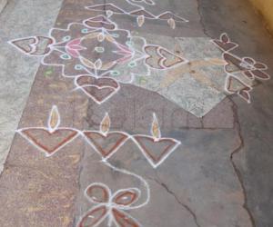 Rangoli: dotted kolam 42