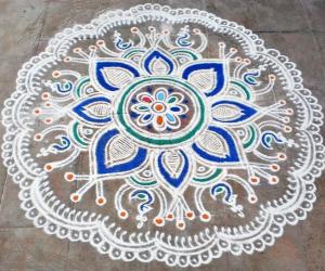 Rangoli: FREEHAND RANGOLI