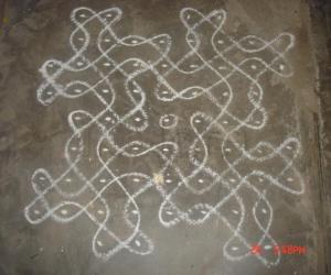 Rangoli: sikku kolam 28