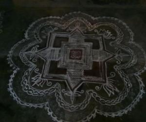Rangoli: padi kolam3
