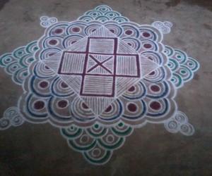 Rangoli: Freehand kolam
