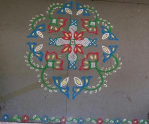Rangoli: Margazhi Day 8 podikolam