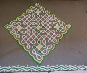 podikolam