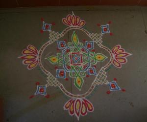 Rangoli: Podikolam