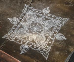 Rangoli: margazhi kolam