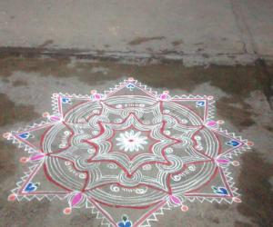 Rangoli: Padi kolam