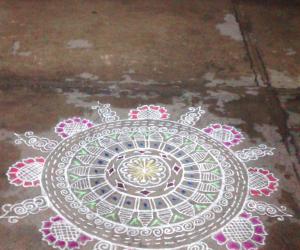 Rangoli: Freehand inspirational kolam