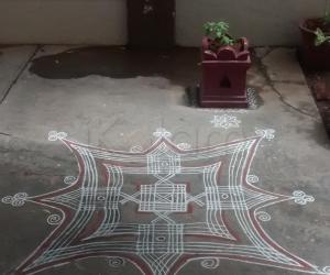 Rangoli: Freehand Padi kolam