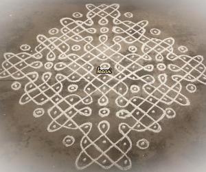 Rangoli: Chikku kolam 