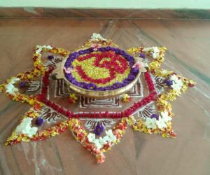 Rangoli: Urli flower decoration 