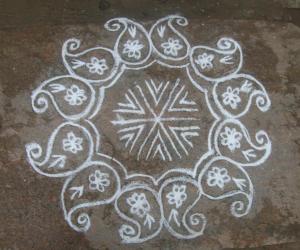 Rangoli: aadi rangoli 5