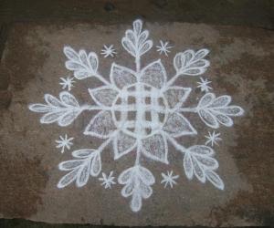 Rangoli: white malligai