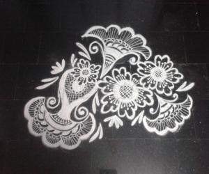 Rangoli: flower kolam