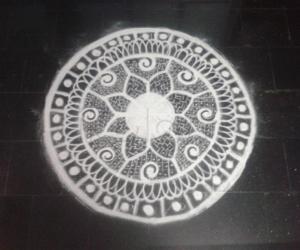 white kolam